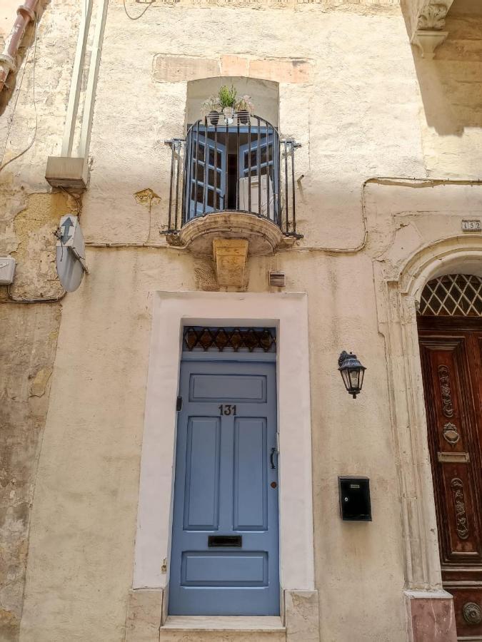 Romantic And Historical Maisonette In The Center Of Valletta Mbal1-1 المظهر الخارجي الصورة